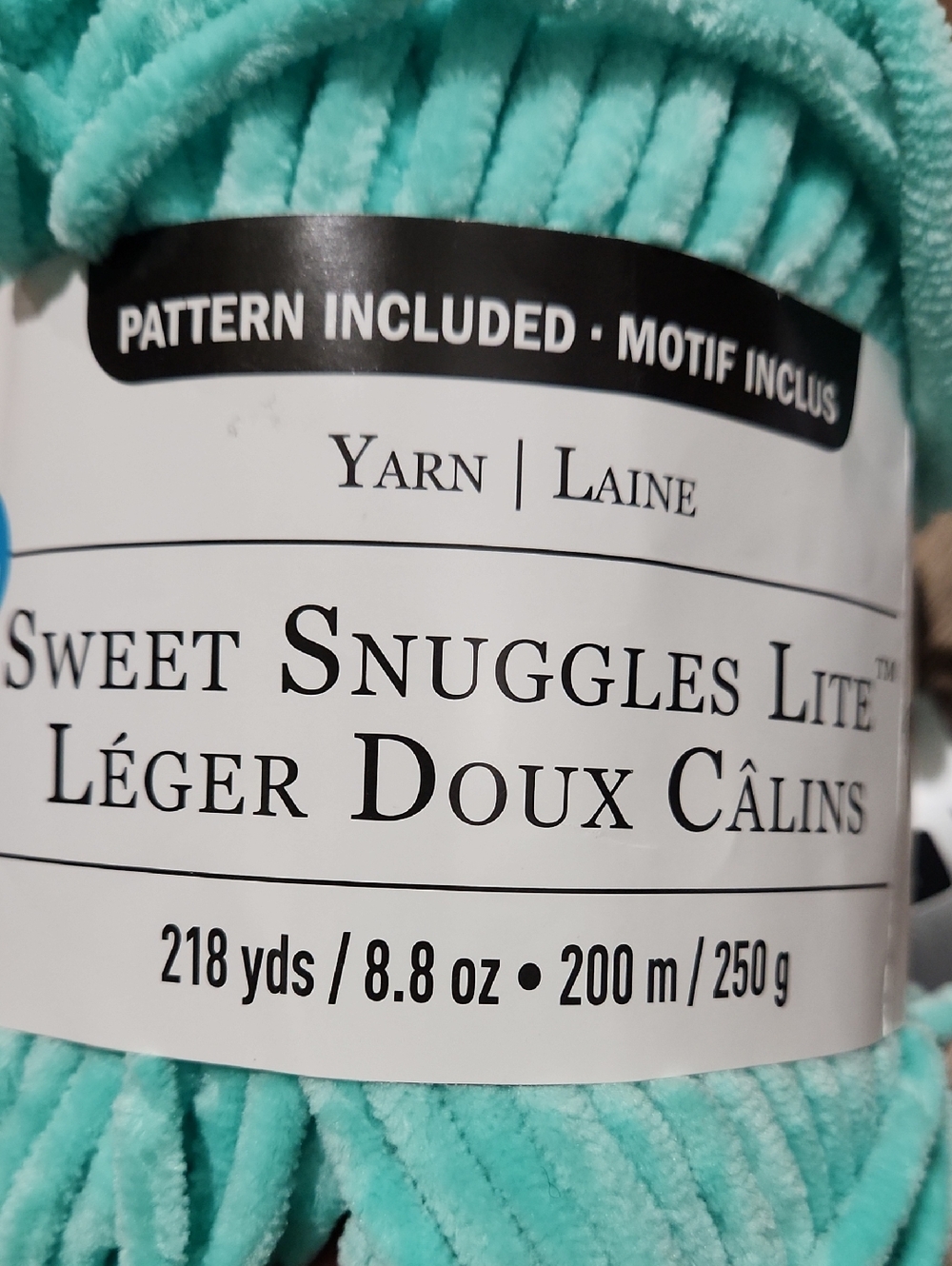 Loop & Threads Chenille Home Slim Chenille Yarn - Ice Green - Picture 4 of 6
